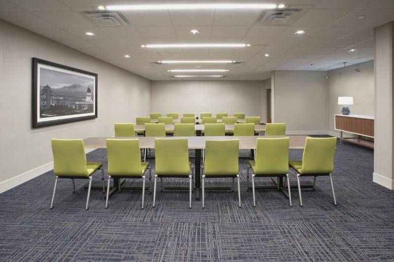Holiday Inn Express & Suites - Florence - Cincinnati Airport By Ihg Exteriör bild